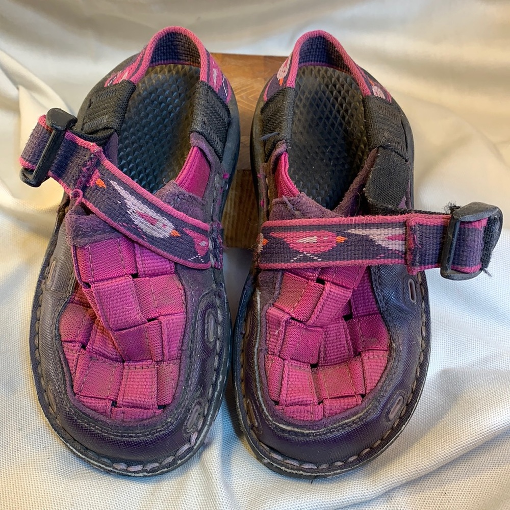 Chaco kid’s slide in/back strap wonderful shoes!